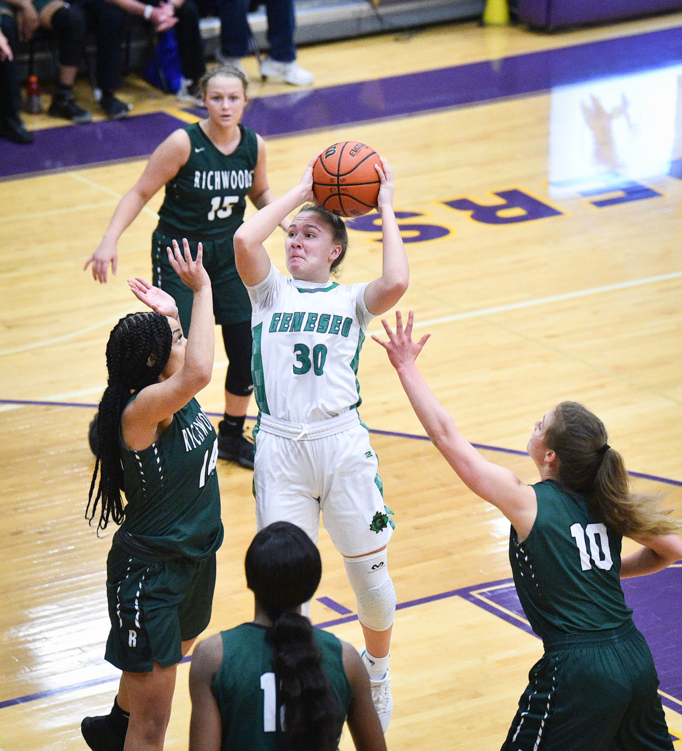 122819-mda-spt-holiday-hoops-034a.jpg